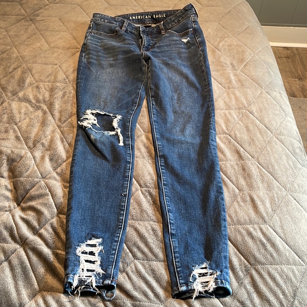 American Eagle woman’s jeans.  Size: 4.  Great condition.